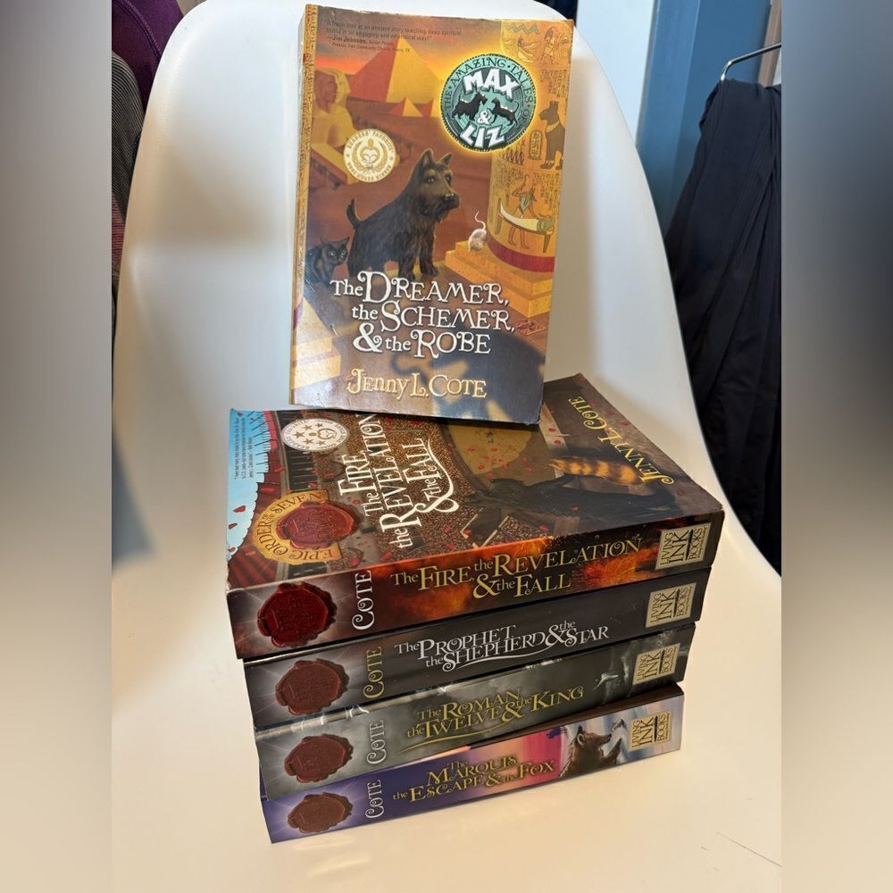 Epic order of 7 Max & Liz books​